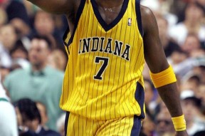 爱游戏官网-印第安纳步行者窗口期主帅复盘，志在NBA常规赛名次提升，话题不断，控场能力受关注的简单介绍