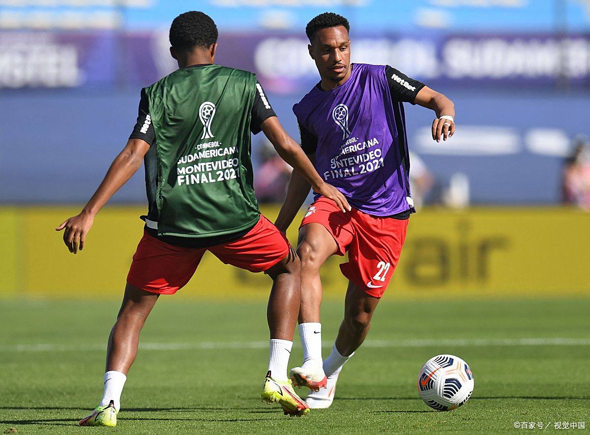 关于赛地聚焦——法国杯转会期热度飙升；埃因霍温内部沟通；球迷炸锅；年轻球员得到机会的信息