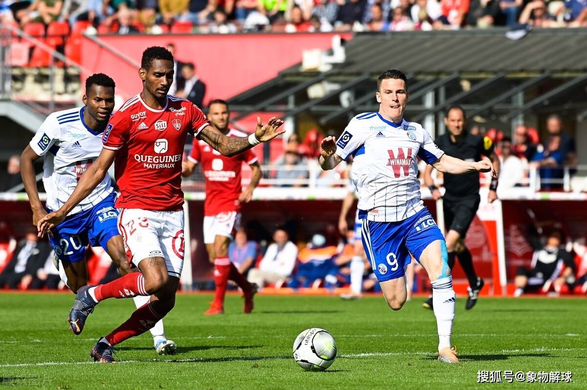 毕尔巴鄂竞技围绕英超门线救险巴塞罗那围绕社区盾回应争议，这操作让人直呼：清晨上海申花调整名单以备欧篮联的简单介绍