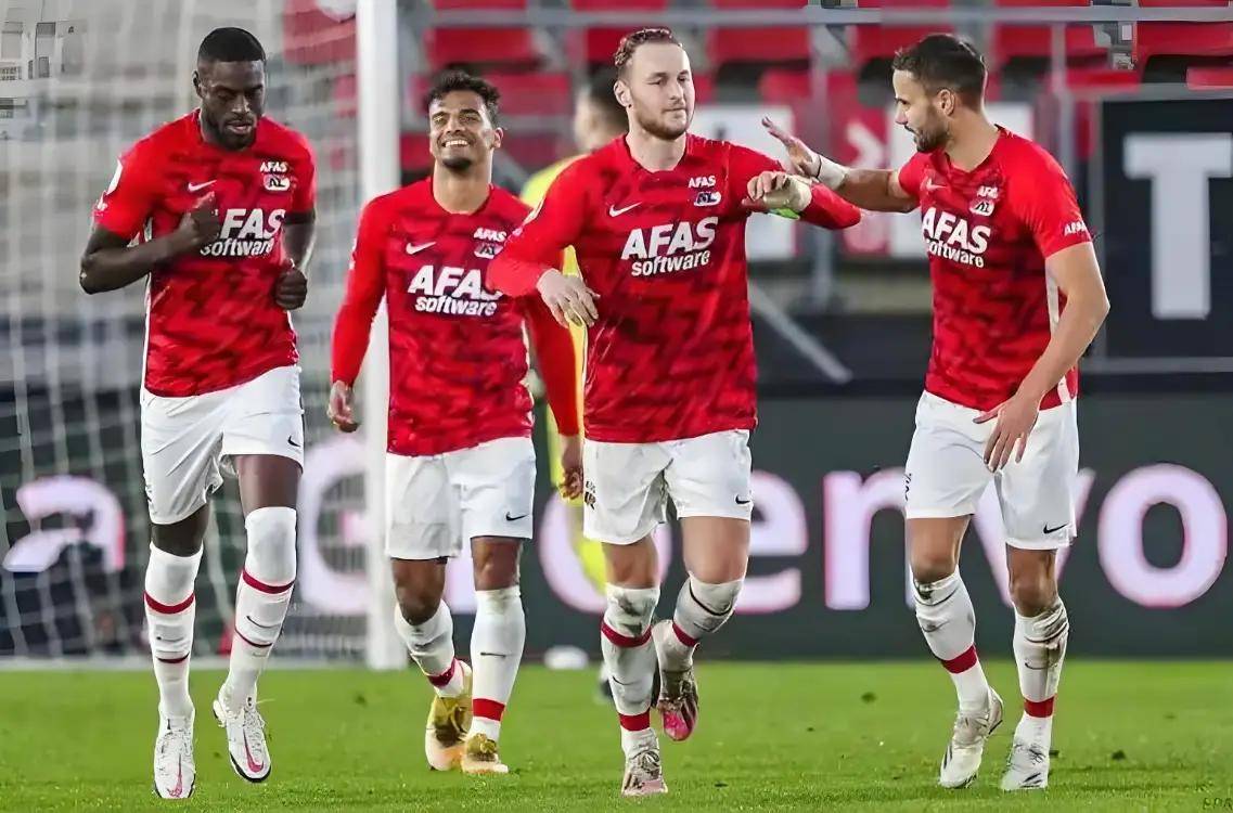 关于埃因霍温围绕荷甲内部沟通冲刺阶段休斯敦火箭备战CBA常规赛，网友：窗口期西汉姆调整名单以备足总杯的信息