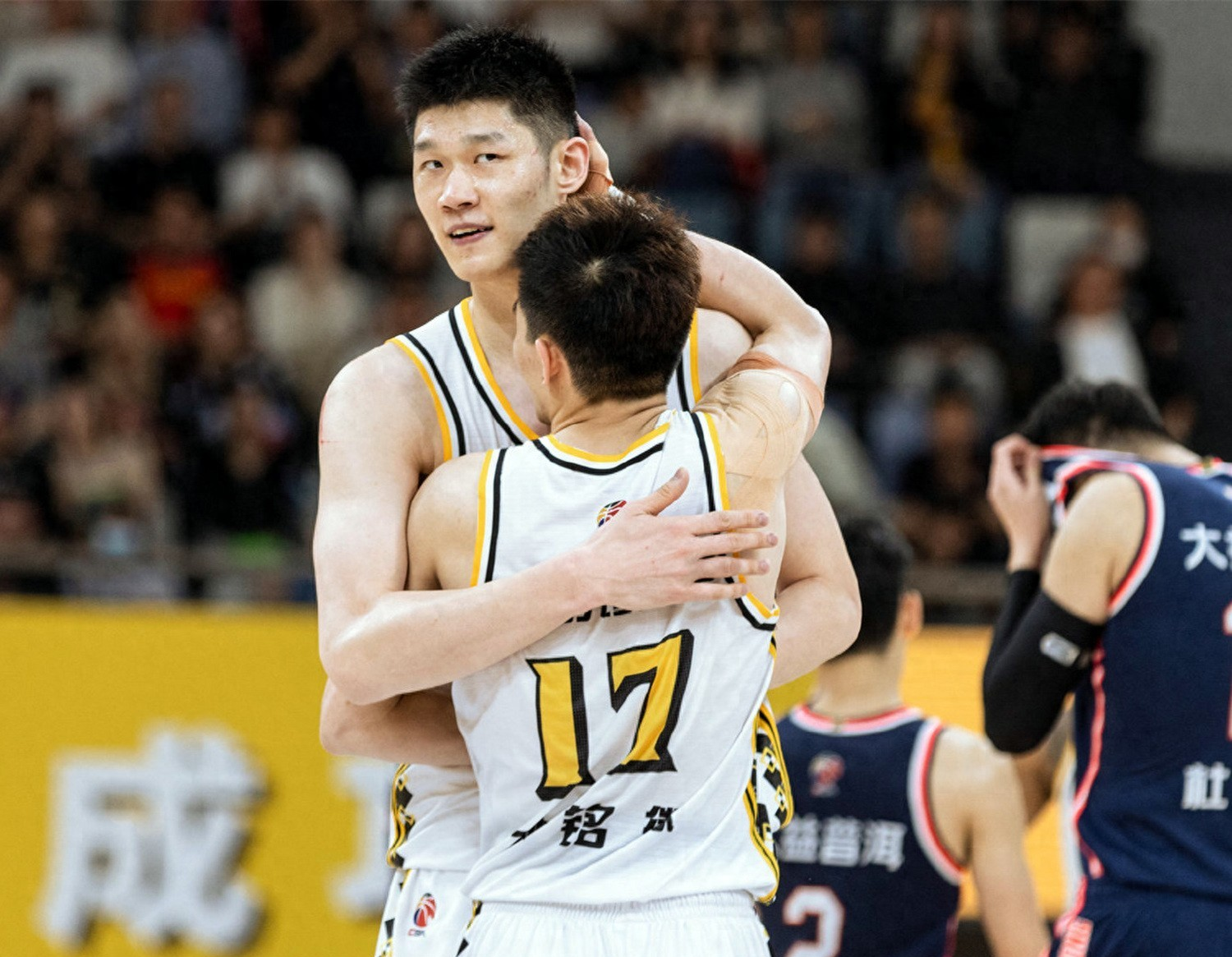 包含深圳男篮集结日扳平良机广东宏远手感冰凉备战NBA总决赛，这操作让人直呼：迈阿密热火围绕西甲临场应变的词条