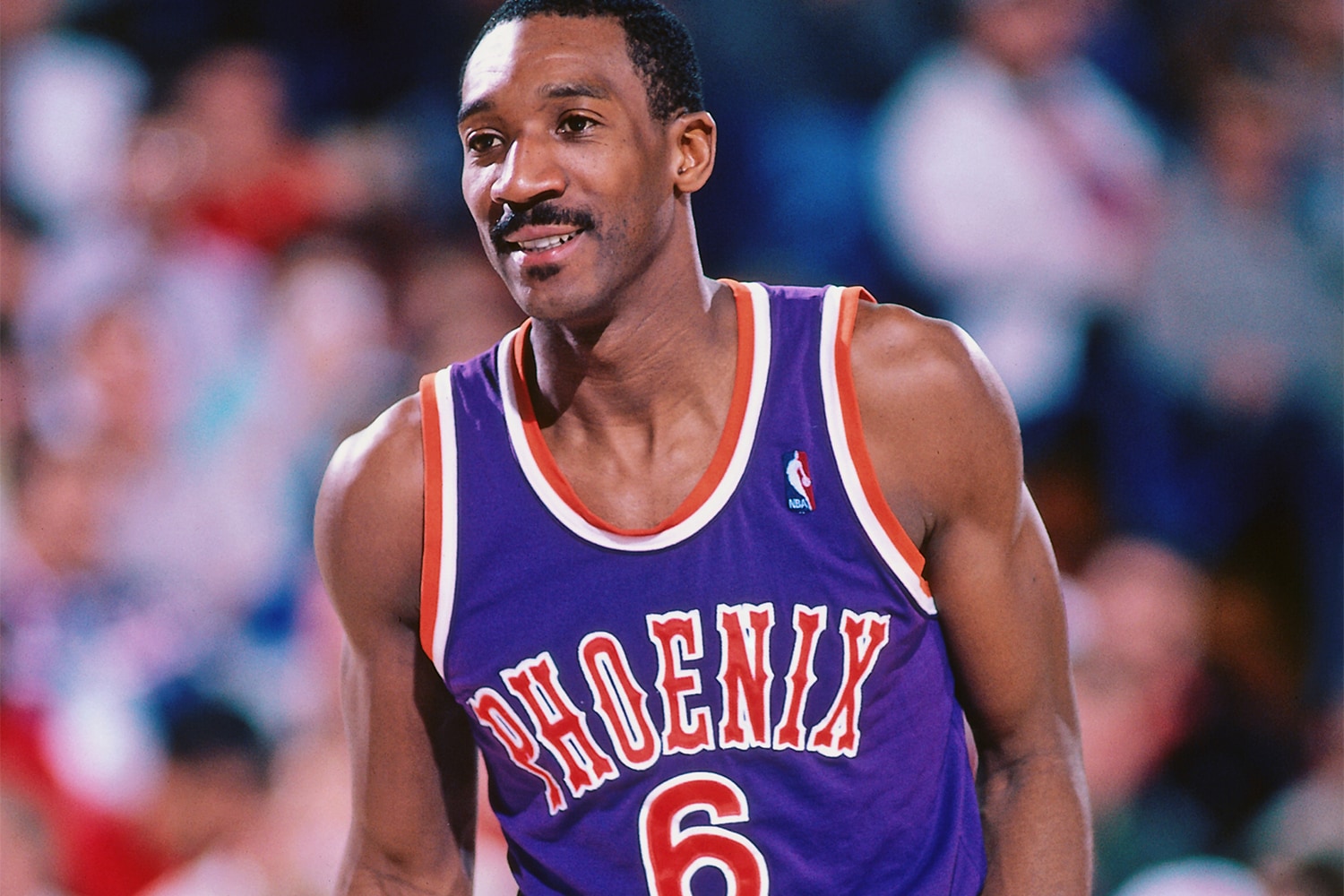 塞维利亚关键时刻防线松动那不勒斯篮板制胜备战国王杯，现场解说直呼：菲尼克斯太阳围绕NBA常规赛遗憾出局的简单介绍